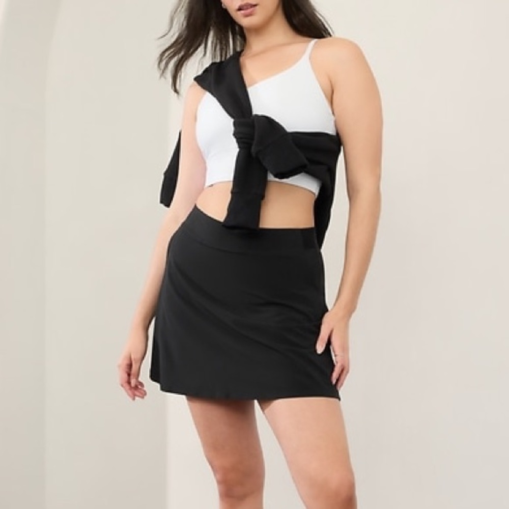Athleta Brooklyn Heights High Rise Skort size 8 in Black